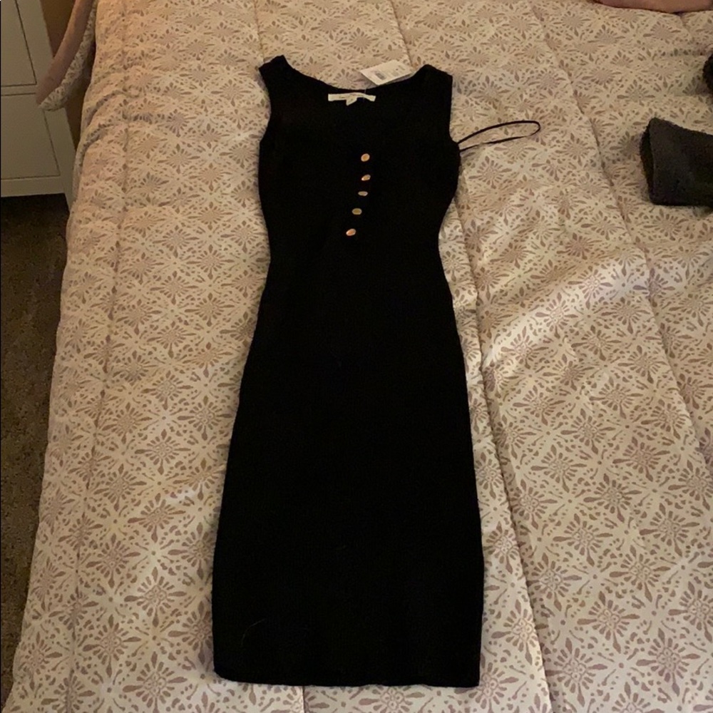 Black bodycon dress